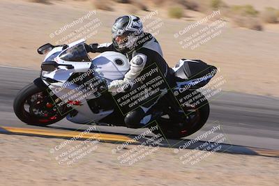 media/Dec-10-2023-SoCal Trackdays (Sun) [[0ce70f5433]]/Turn 9 Inside Set 2 (1115am)/